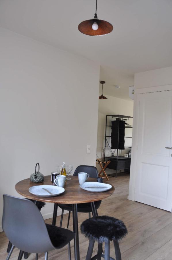 Bed En Bezem Bed & Breakfast Laarne ภายนอก รูปภาพ