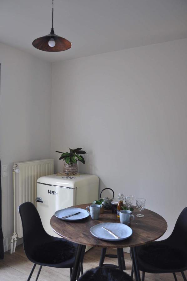 Bed En Bezem Bed & Breakfast Laarne ภายนอก รูปภาพ